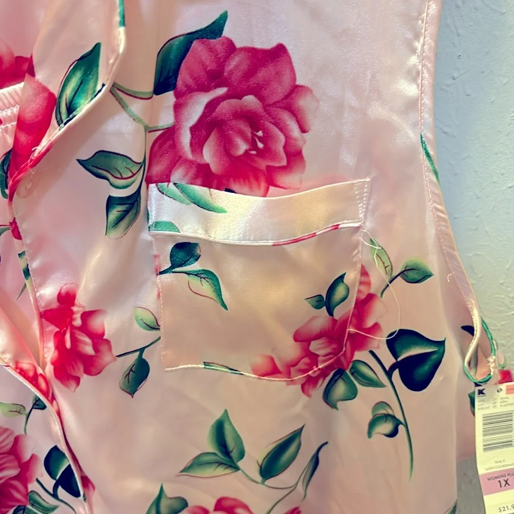 Pink Floral 2 Piece Satin Pajamas Loungewear Sleepwear Women’s Plus Size 1X NWT - Picture 3 of 11